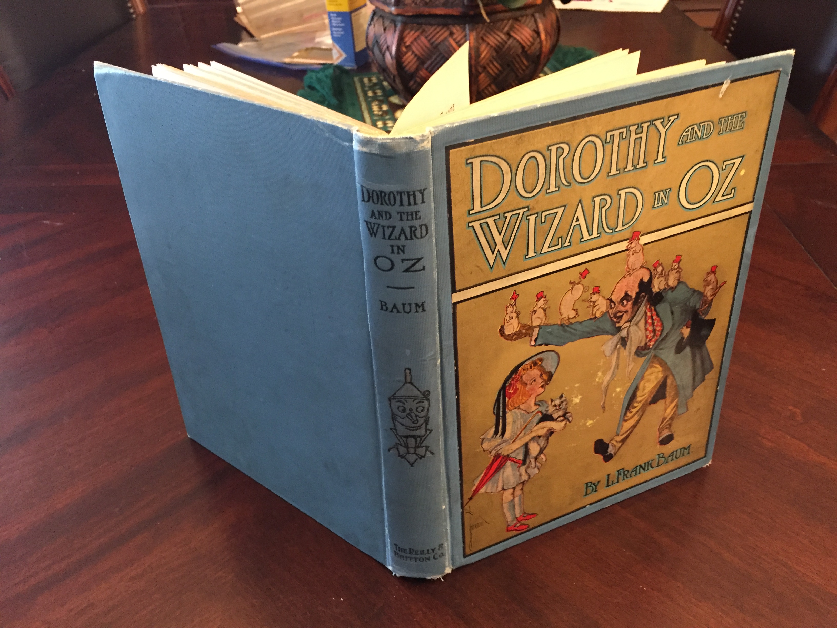dorothy and the wizard of oz book 1908